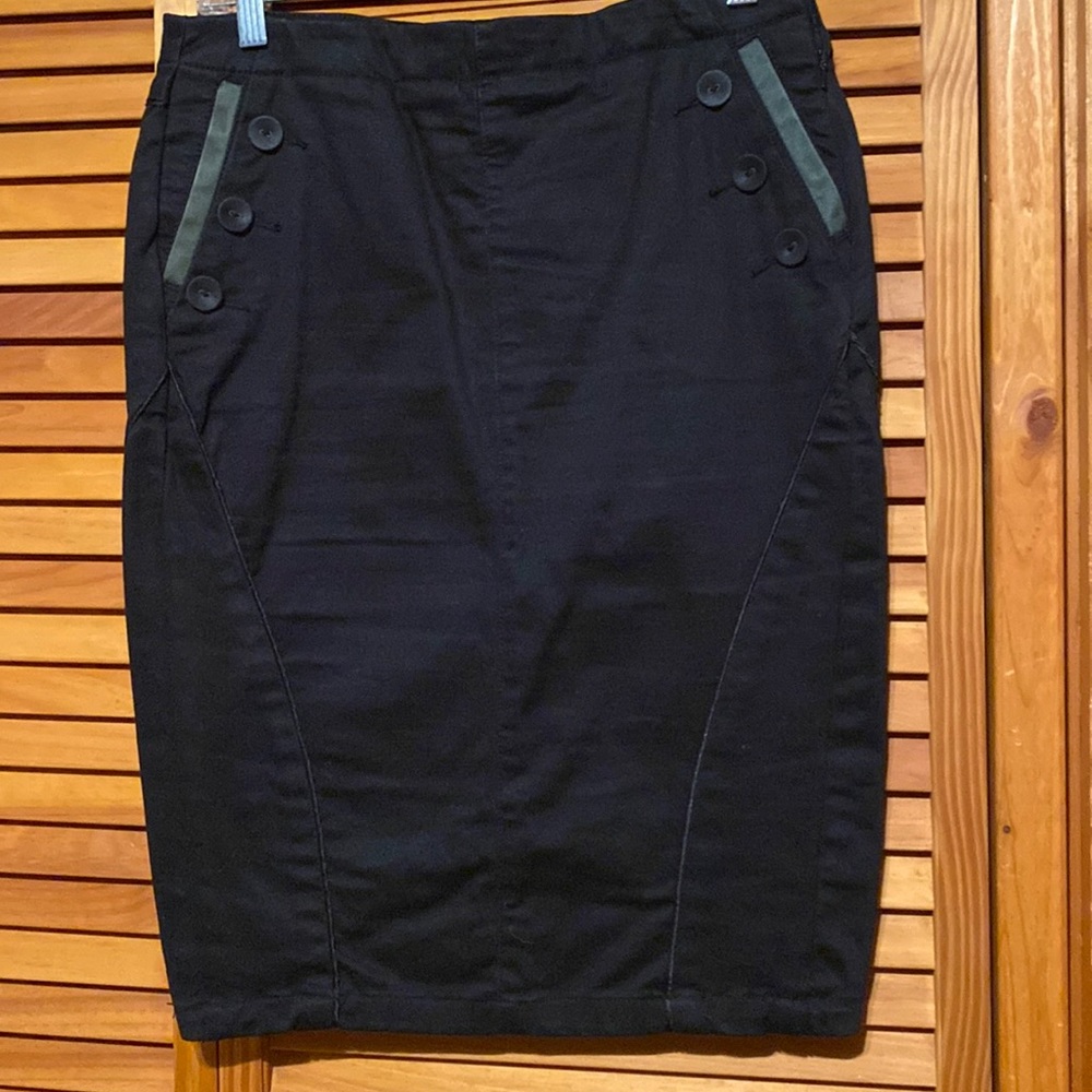 Beautiful skirt pencil style beautiful front with zipper 2pockets front